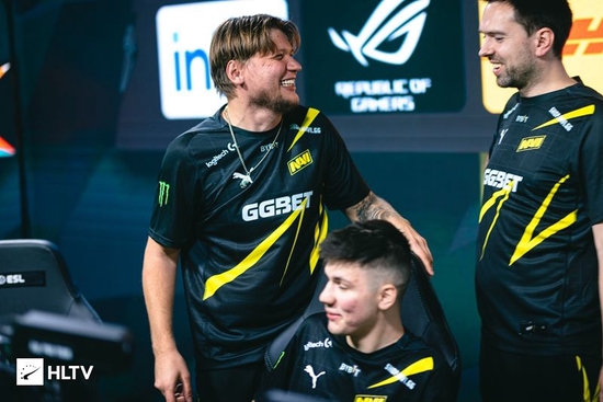 在竞技的同 在竞技的同