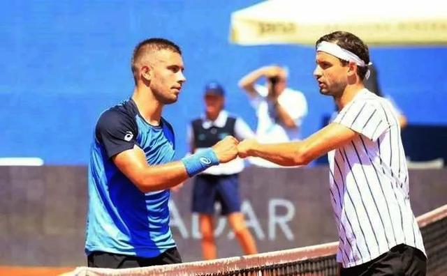 这对年轻球 这对年轻球