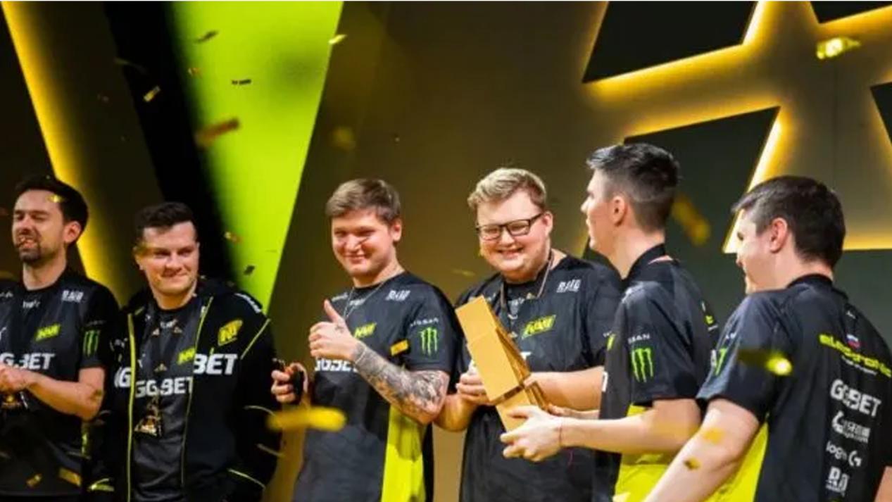 而是在困境 而是在困境