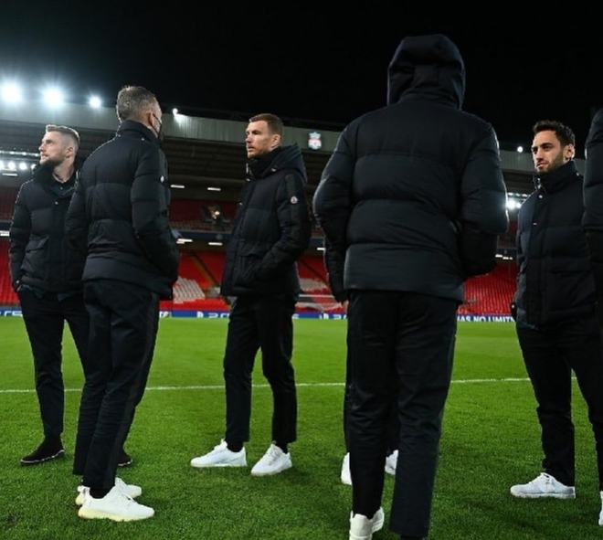 后场断球 后场断球